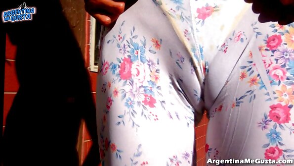Stunning panas gadis jeung coconuts badag tungtungna enjoys cock lover urang
