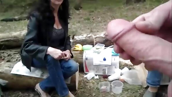 A cock badag geus penetrating dua Ladies panas anu di pancuran
